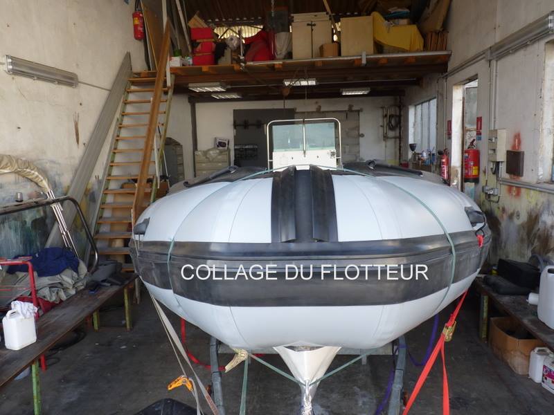 collage flotteur-marine pneumatique